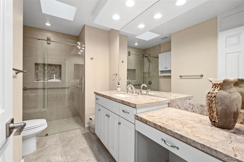 40 Sunrise Property Photo 13