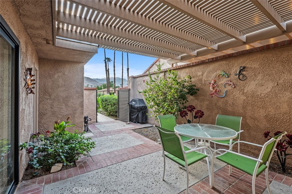 40 Sunrise Property Photo 24