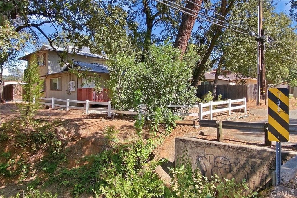 4845 Front Property Photo 3