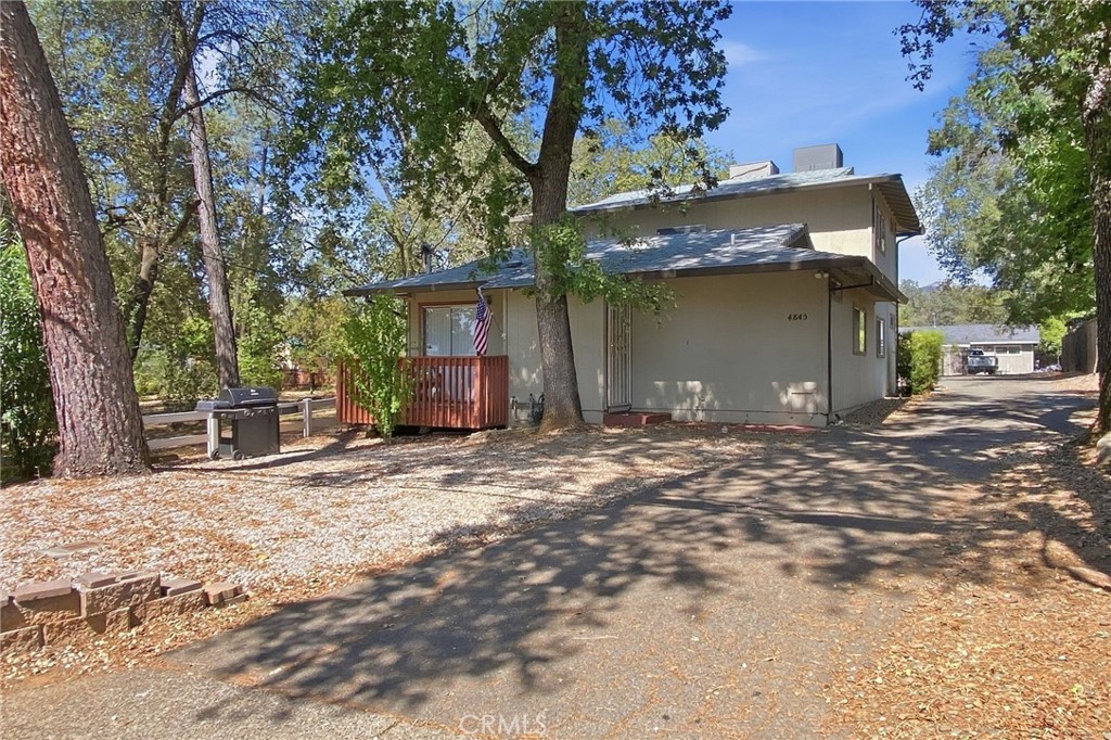 4845 Front Property Photo 5