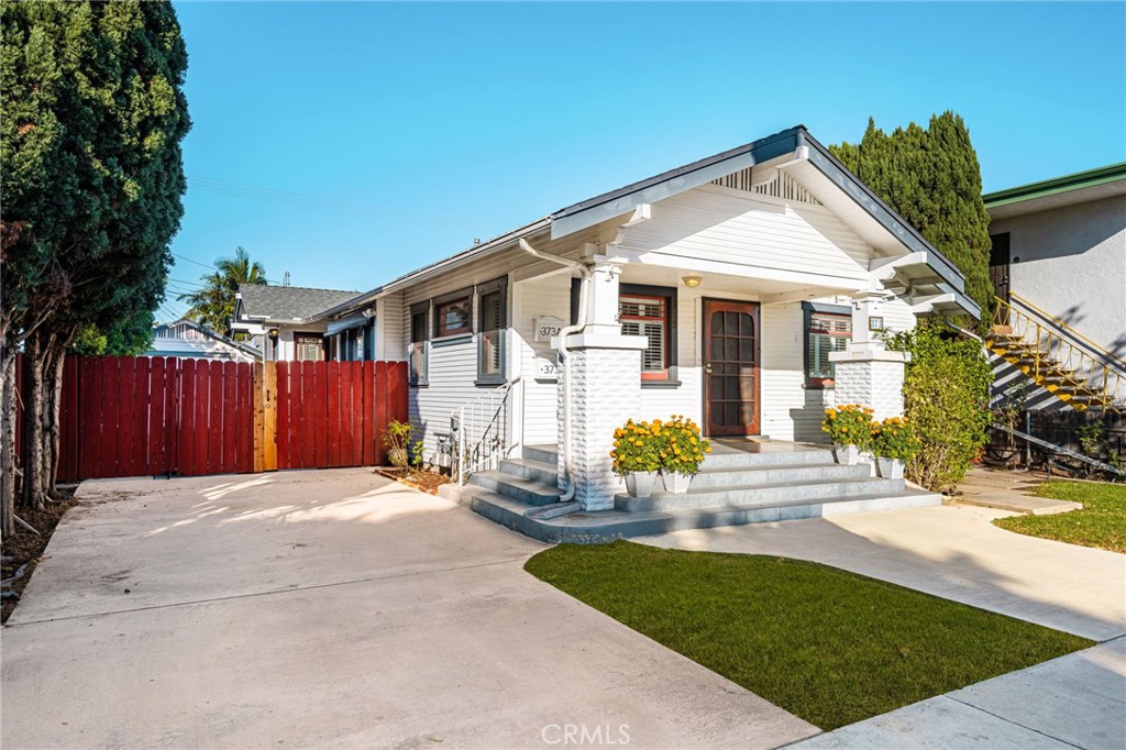 373 Gladys Avenue Property Photo 3