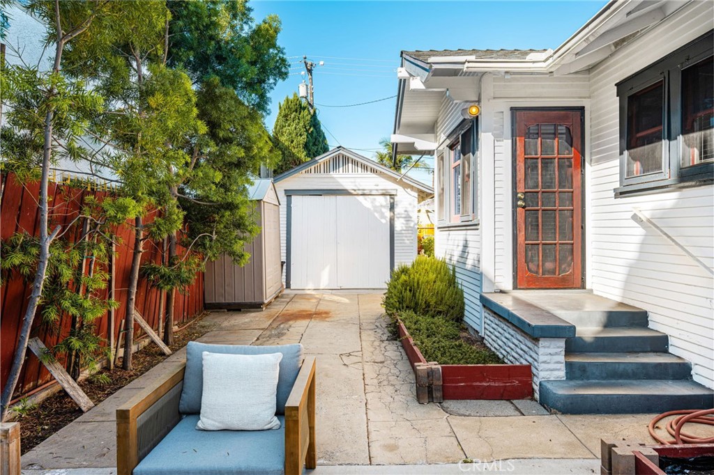 373 Gladys Avenue Property Photo 27