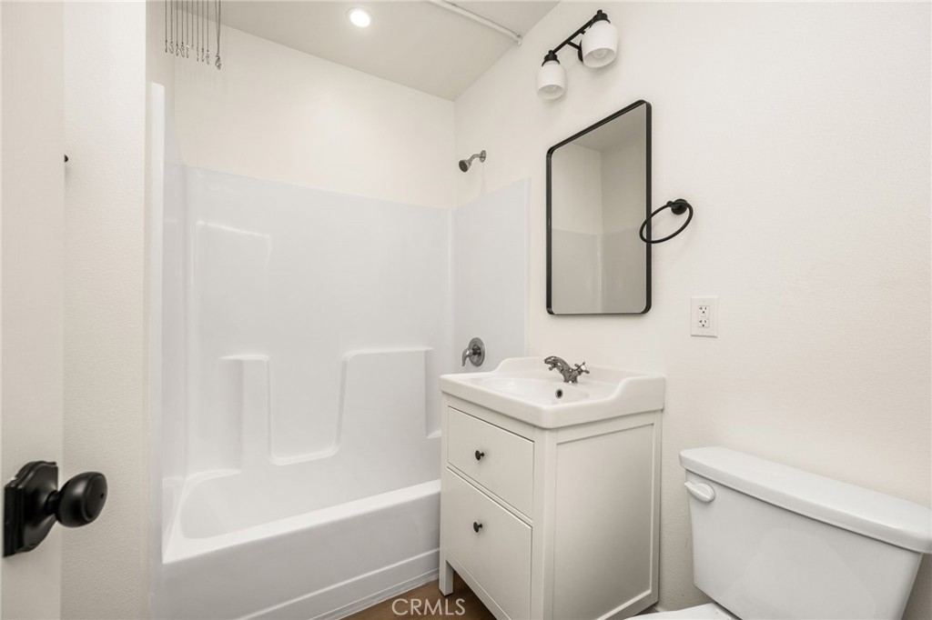 373 Gladys Avenue Property Photo 45