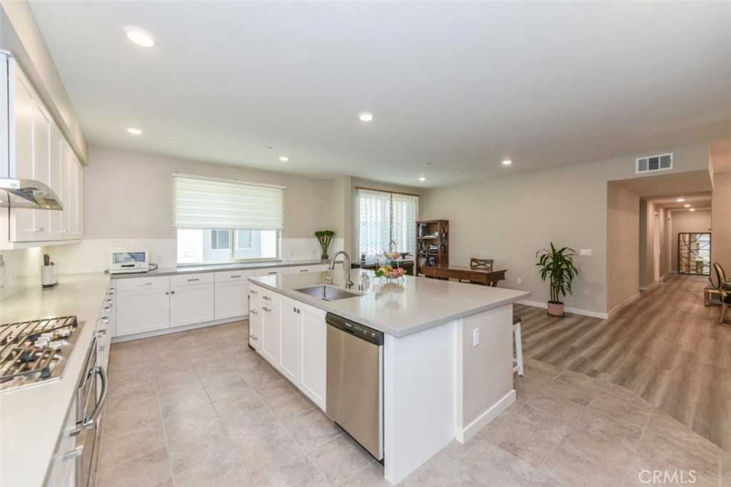 170 Tribeca Property Photo 6