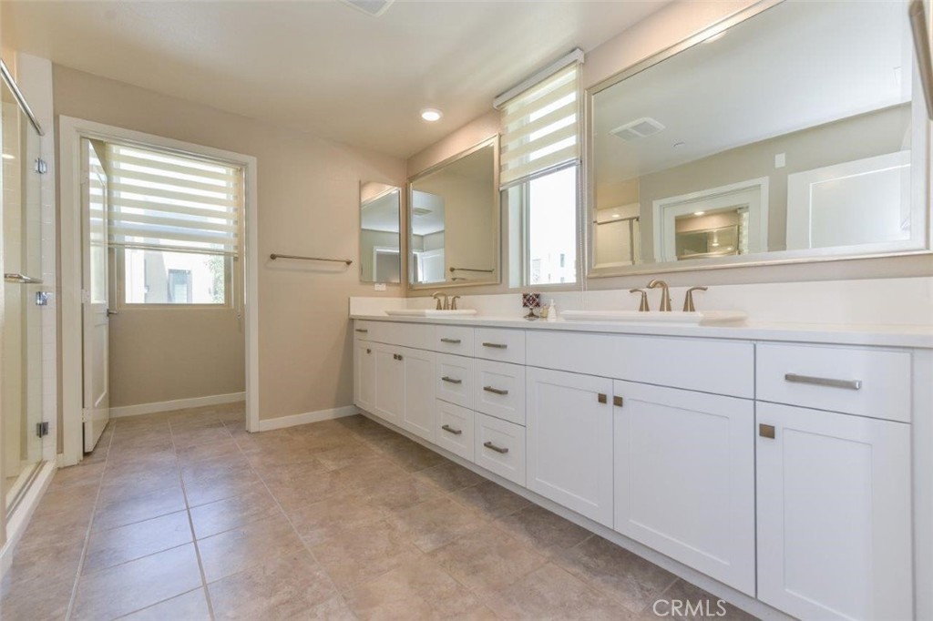 170 Tribeca Property Photo 27