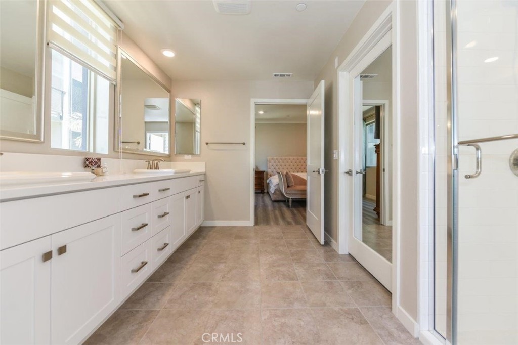 170 Tribeca Property Photo 28