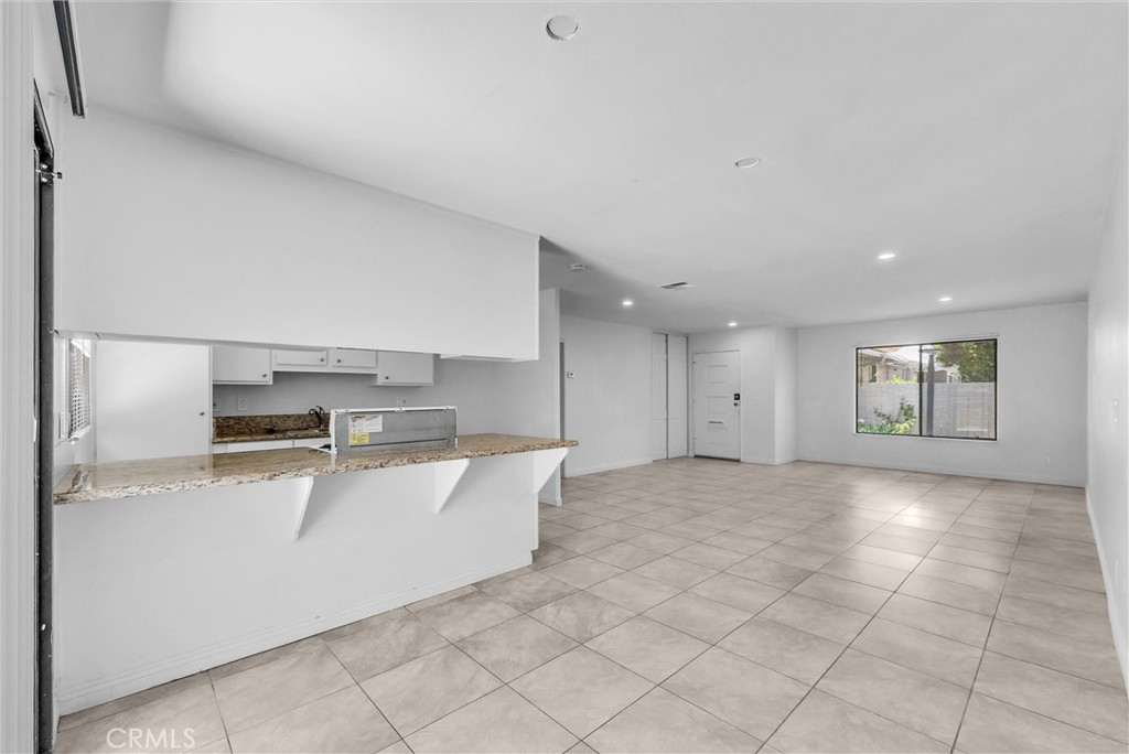 23442 Via San Pablo Property Photo 5