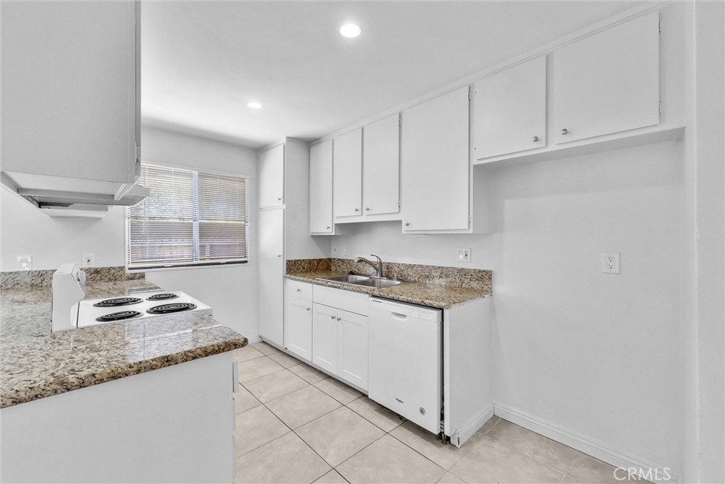 23442 Via San Pablo Property Photo 6