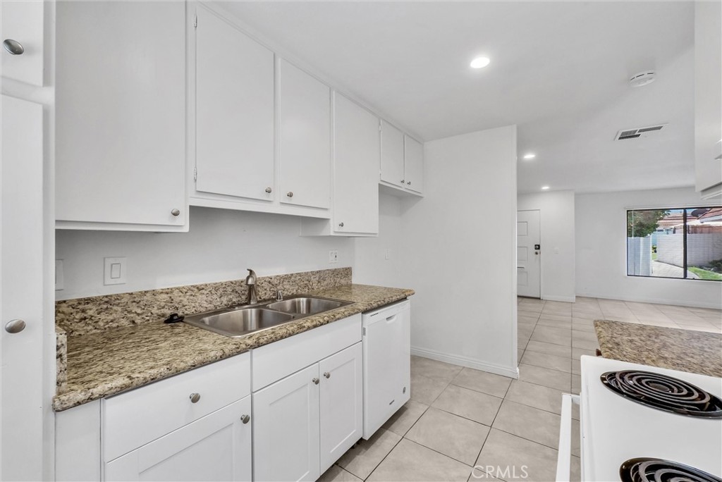 23442 Via San Pablo Property Photo 9