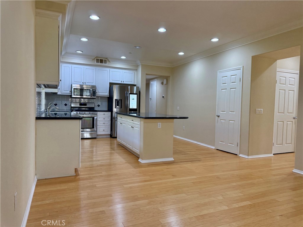 31 Regal Property Photo 5