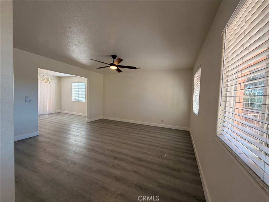 905 W Sumner Property Photo 4