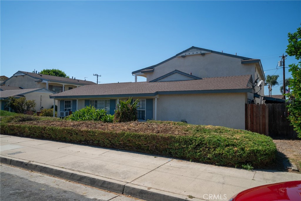 12561 Camus Lane Property Photo 3