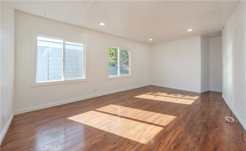 14272 Hoover 47 Property Photo 5
