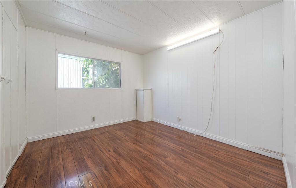 14272 Hoover 47 Property Photo 13