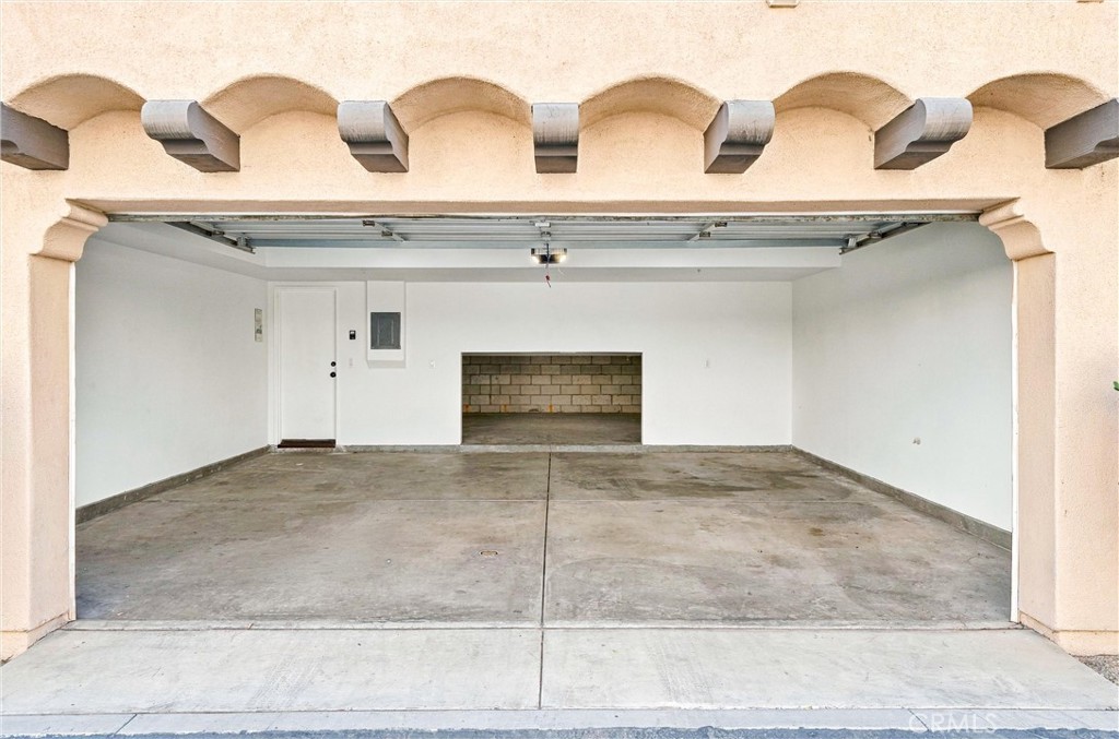 4452 Owens Street 104 Property Photo 33