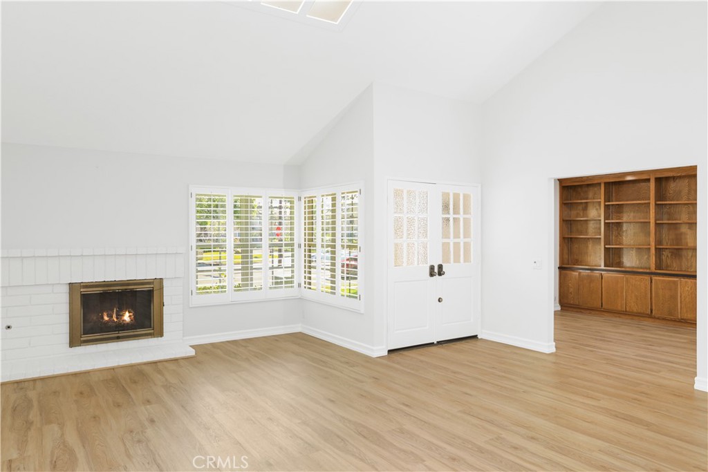 126 E Yale Loop Property Photo 2