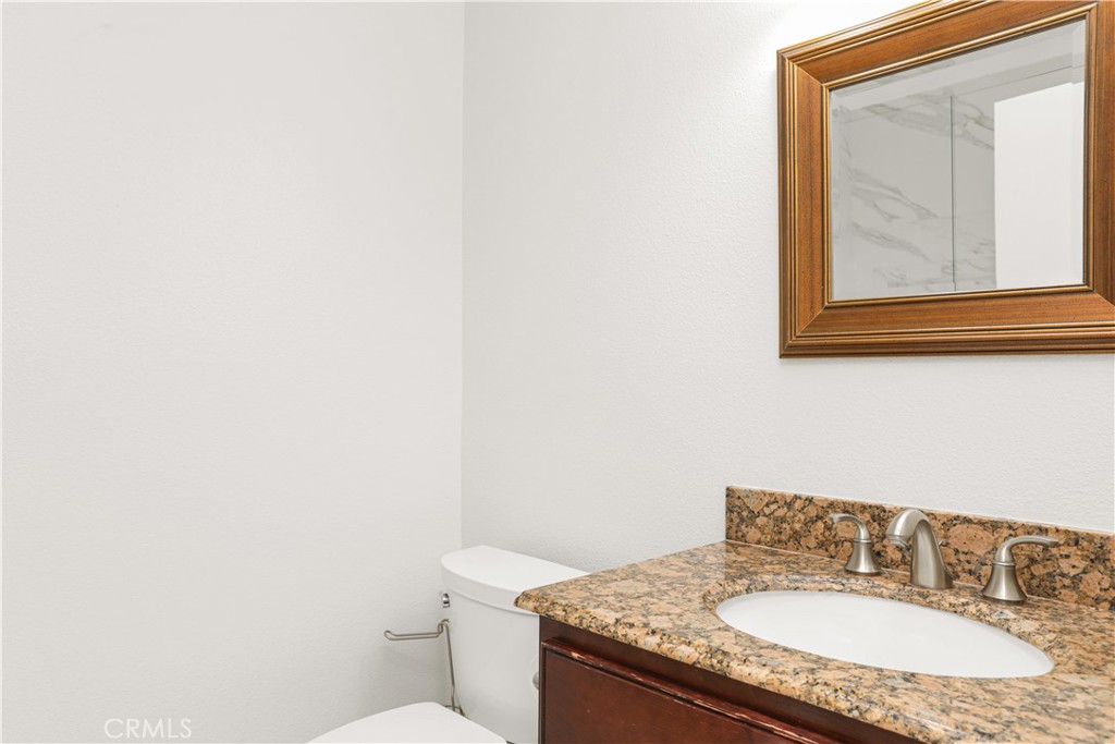 126 E Yale Loop Property Photo 5