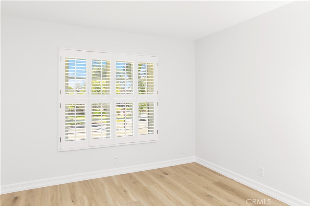 126 E Yale Loop Property Photo 16