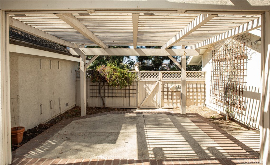 126 E Yale Loop Property Photo 20