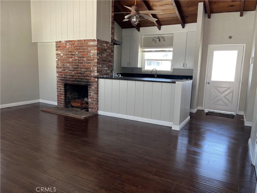 5061 Warner Avenue C Property Photo 8