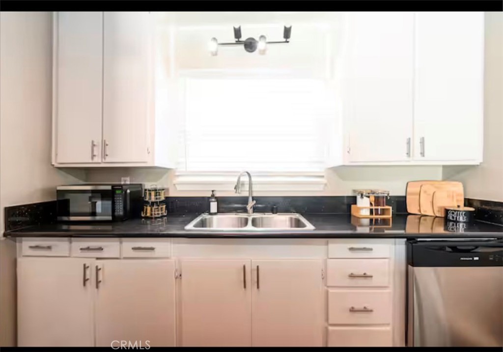 5061 Warner Avenue C Property Photo 16