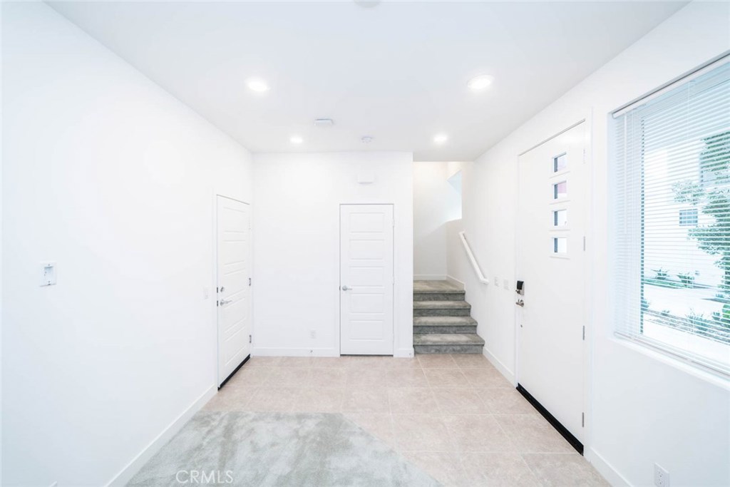 331 Lodestar Property Photo 3