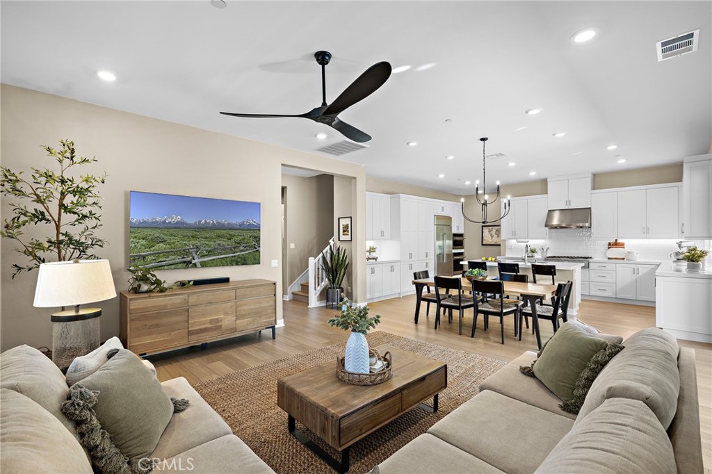 230 Sunrise Property Photo 5