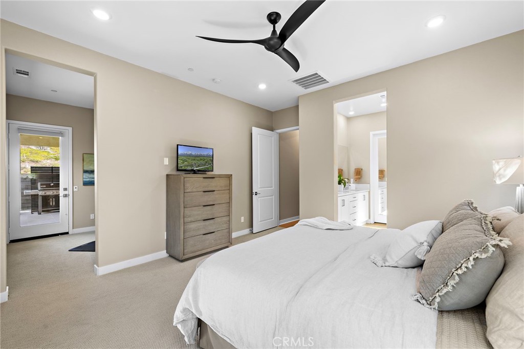 230 Sunrise Property Photo 18