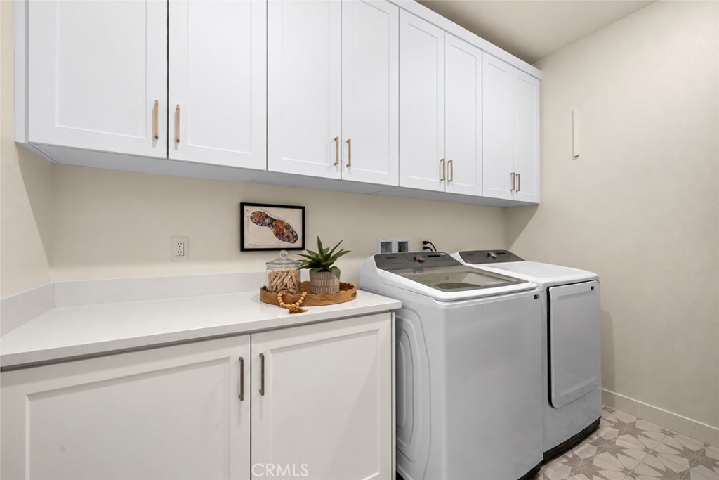 230 Sunrise Property Photo 28