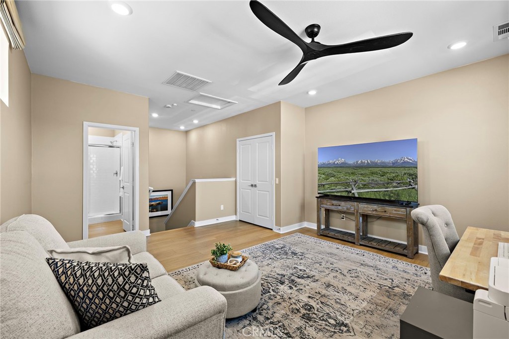 230 Sunrise Property Photo 31