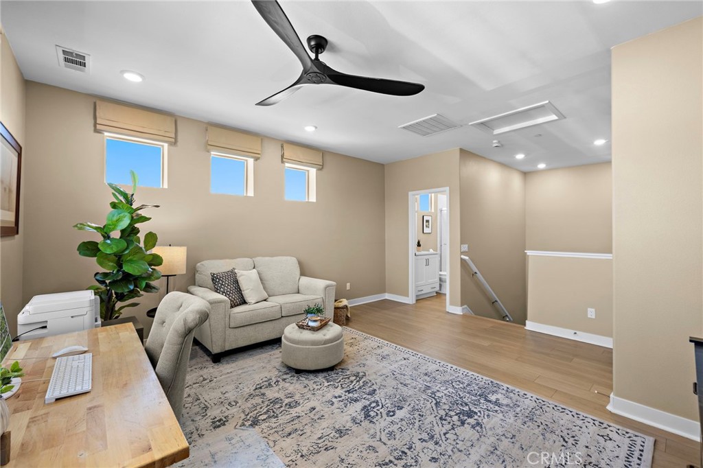 230 Sunrise Property Photo 32