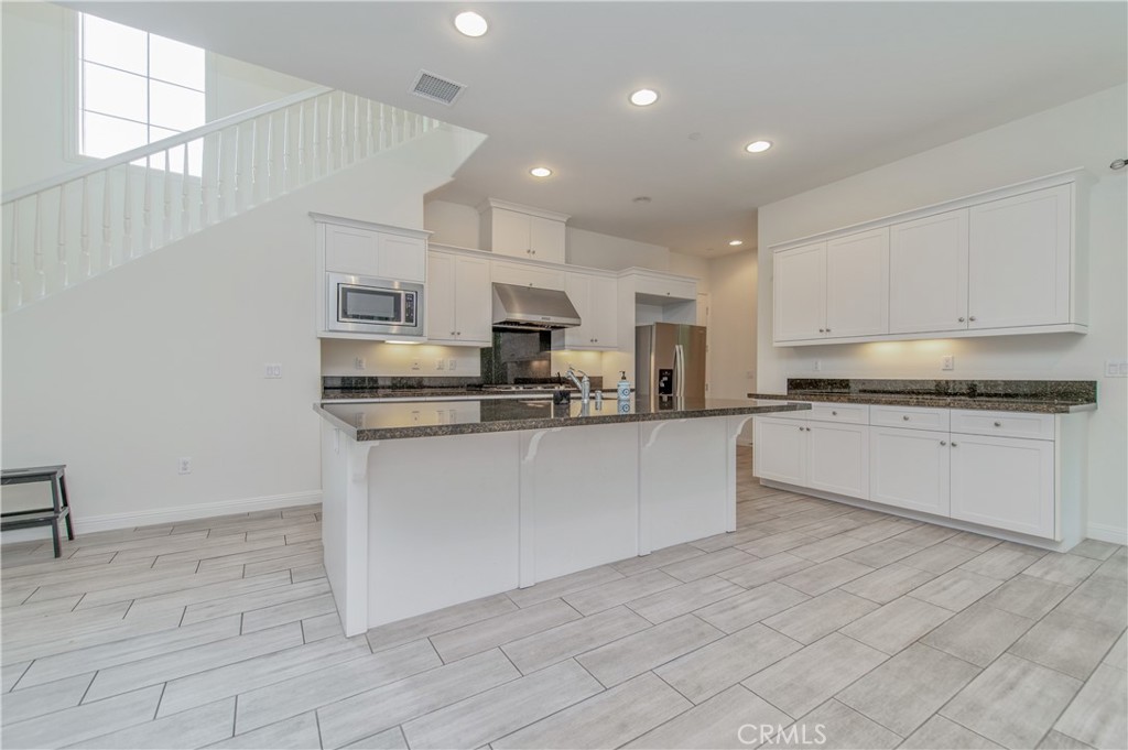 16 Seville Property Photo 7