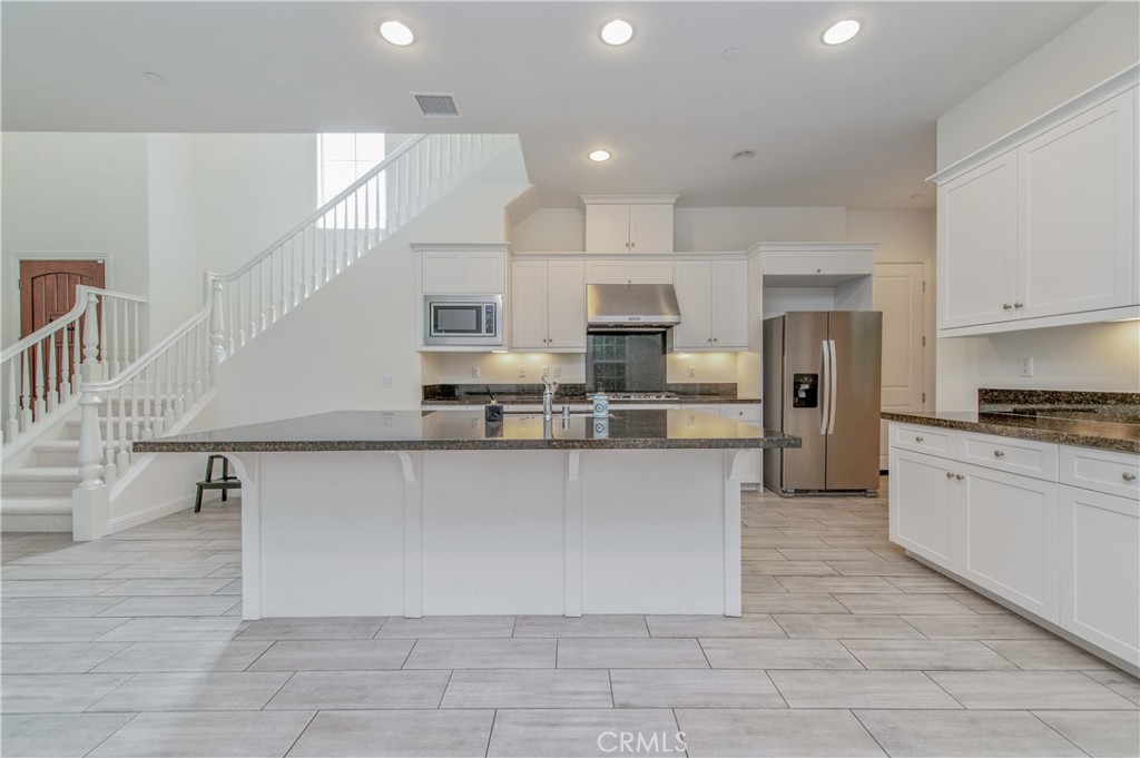 16 Seville Property Photo 8