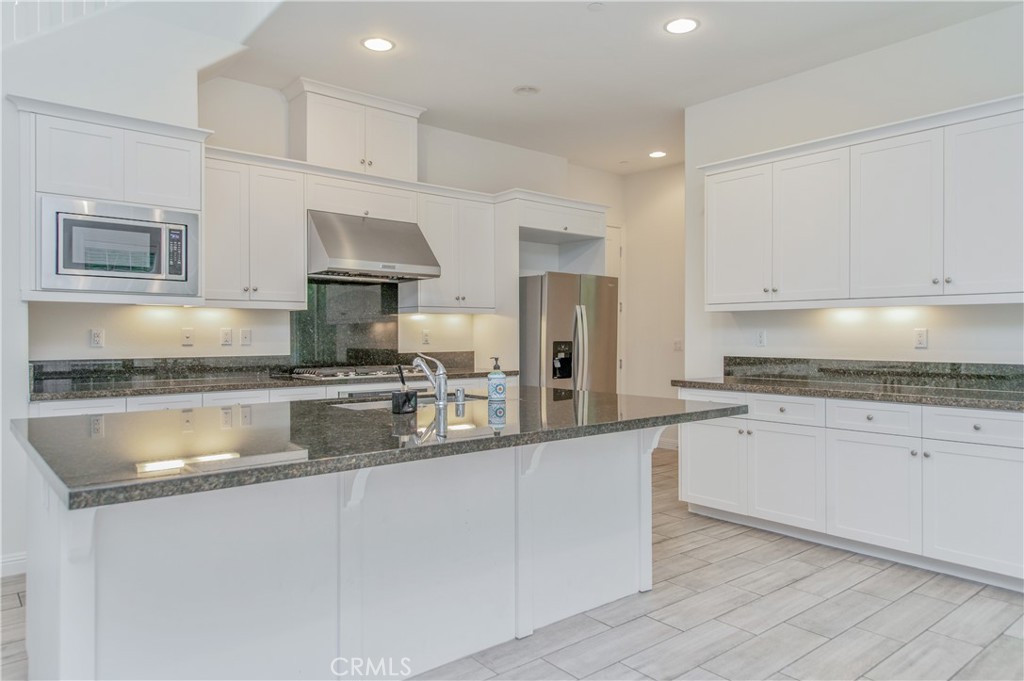 16 Seville Property Photo 10