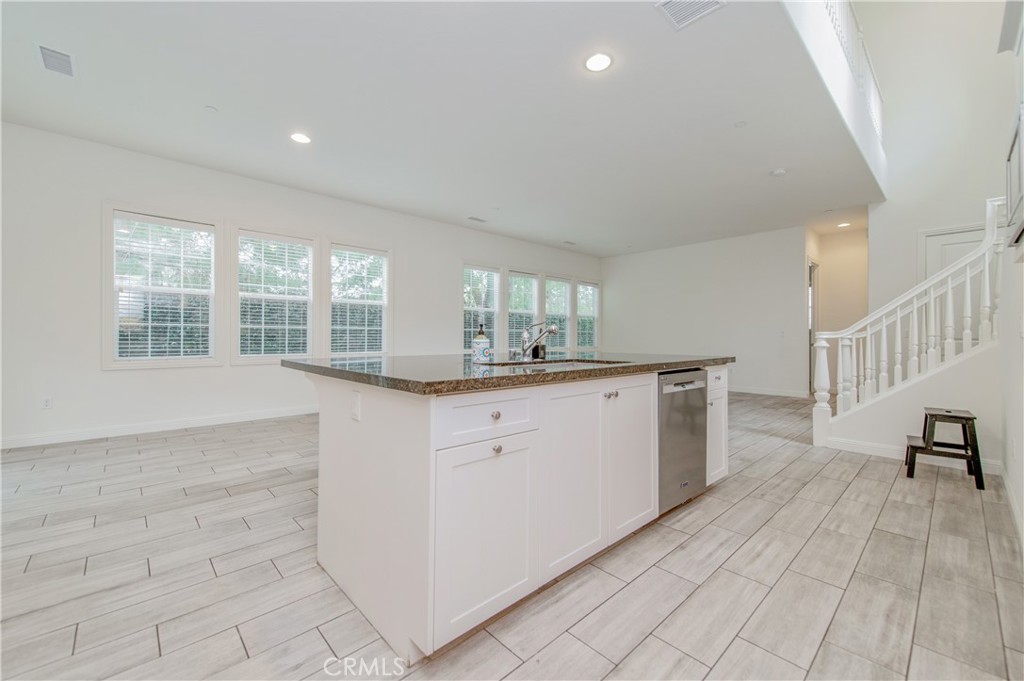 16 Seville Property Photo 15