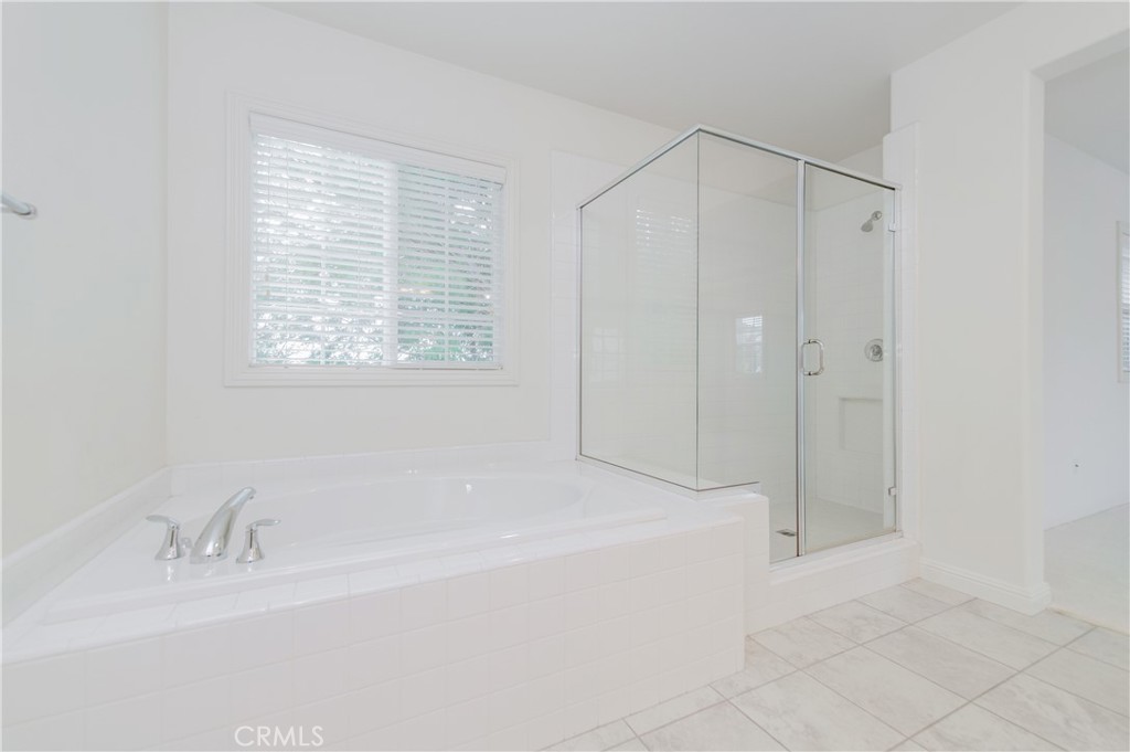 16 Seville Property Photo 33