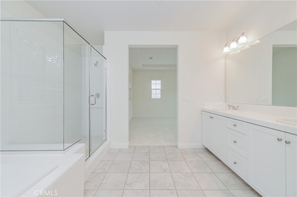 16 Seville Property Photo 34