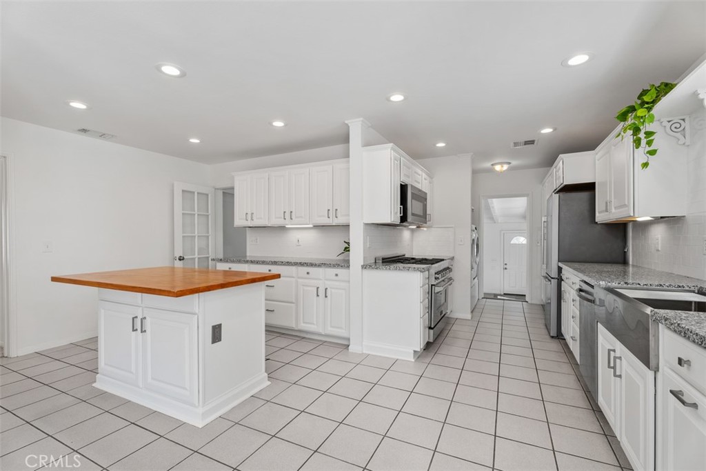 4702 Radnor Avenue Property Photo 1