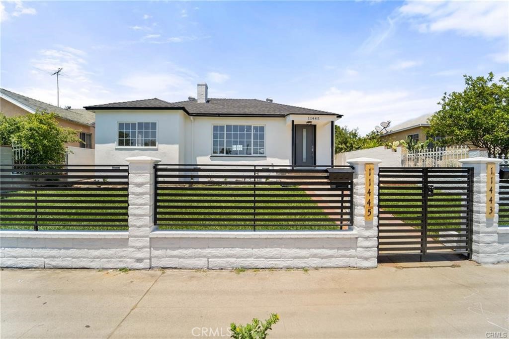 11445 Saticoy Street Property Photo 1