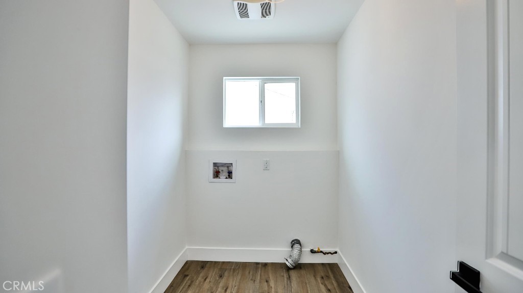 11443 Saticoy Street Property Photo 15