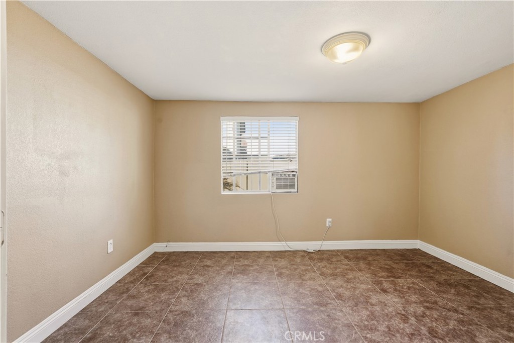 7661 El Monte Property Photo 4