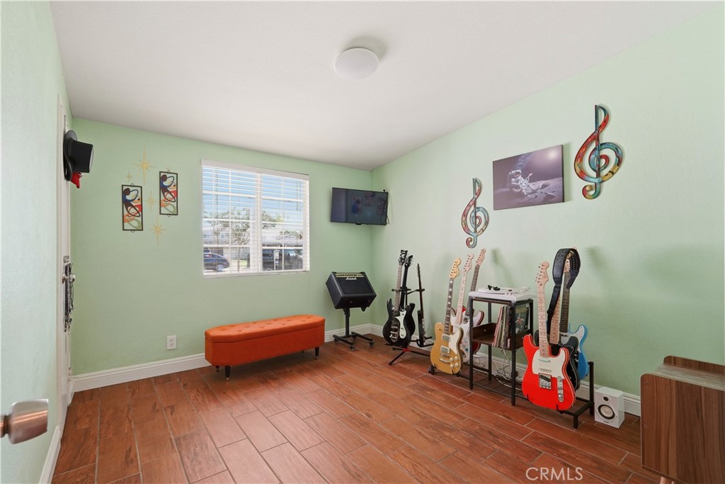 7661 El Monte Property Photo 7