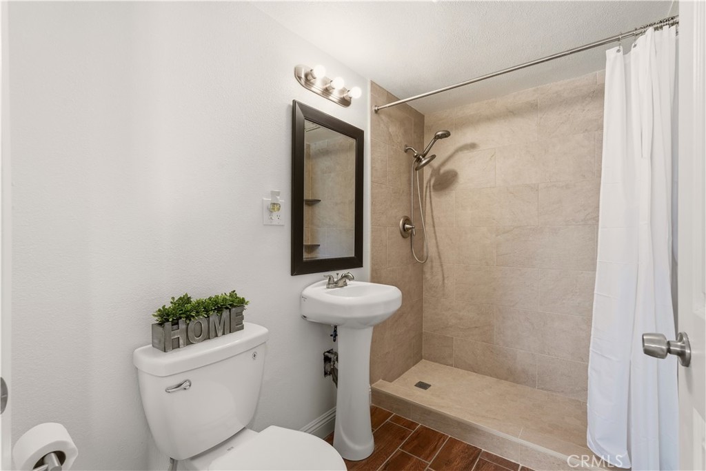 7661 El Monte Property Photo 8