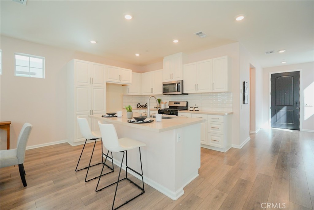 4089 Summer Property Photo 3