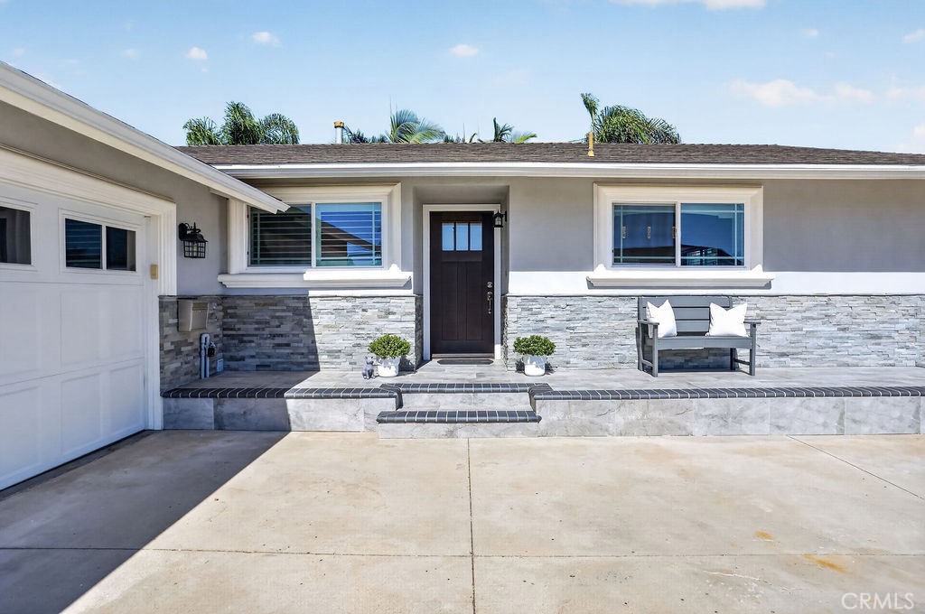 8391 Enfield Circle Property Photo 4