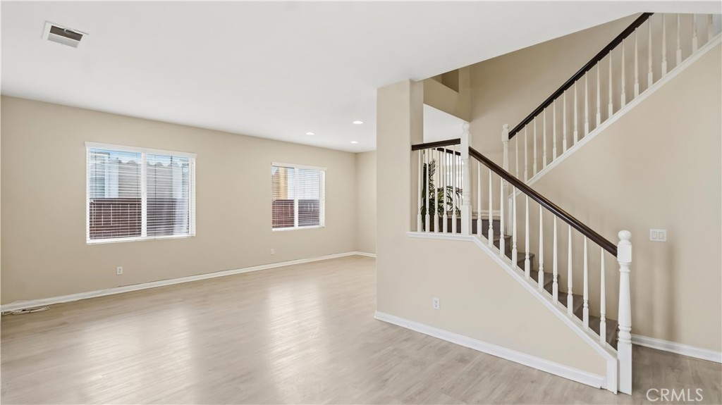 29535 Hyperion Property Photo 3