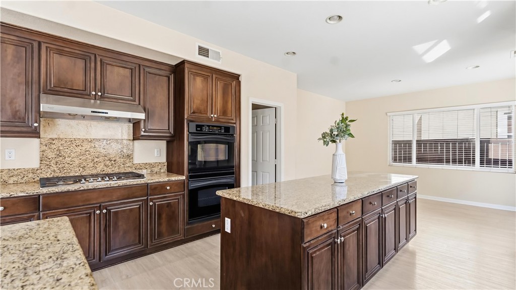 29535 Hyperion Property Photo 5