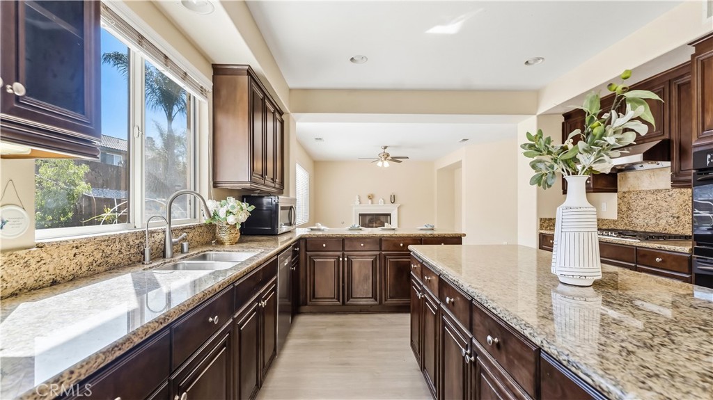 29535 Hyperion Property Photo 12