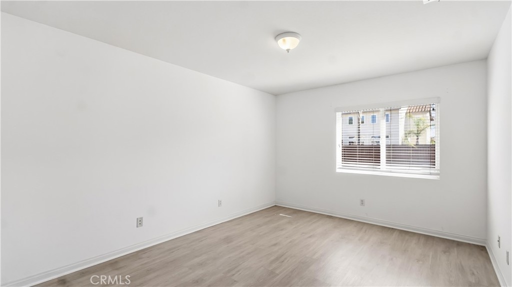 29535 Hyperion Property Photo 28