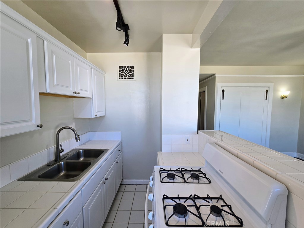455 E Ocean Blvd 915 Property Photo 22